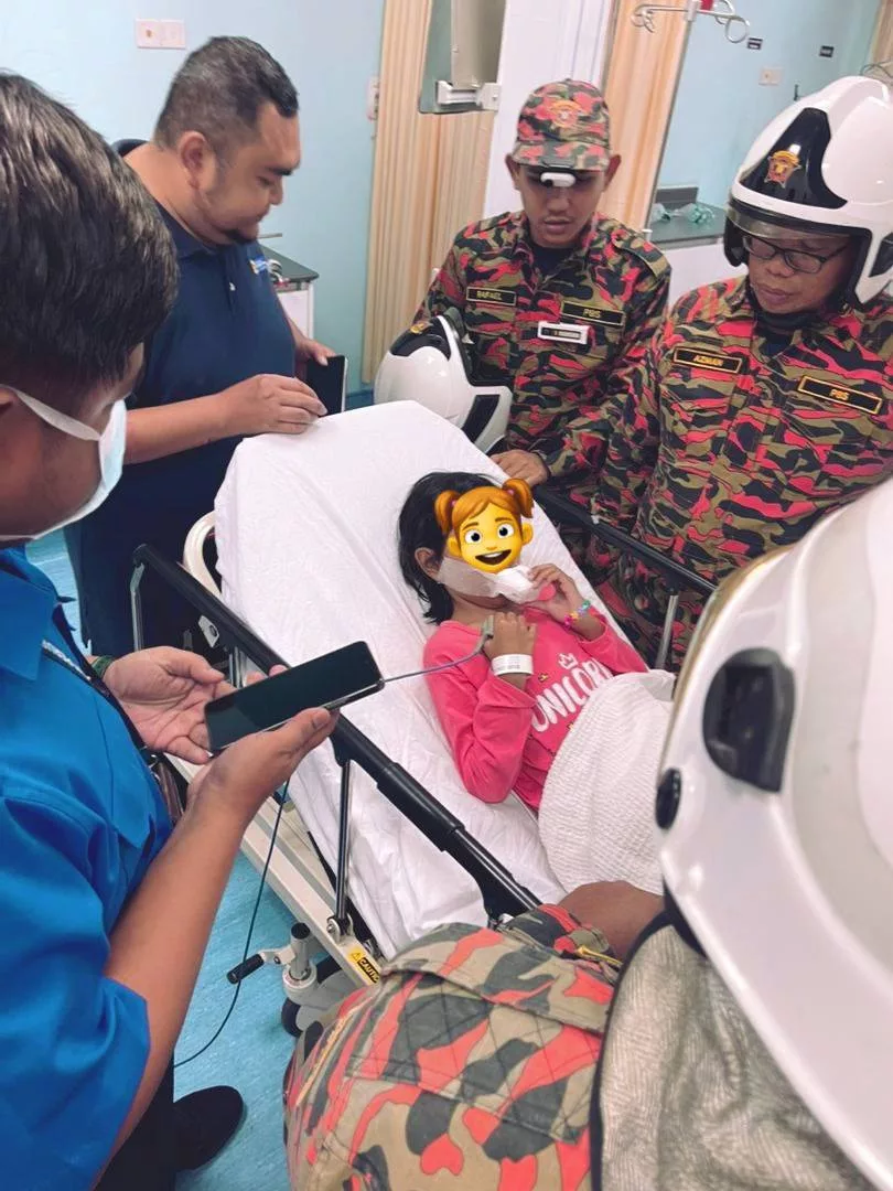 Sifat Ingin Mencuba Buat Bibir Kanak-Kanak 8 Tahun Tersepit Pengepit Kuku Elektrik!