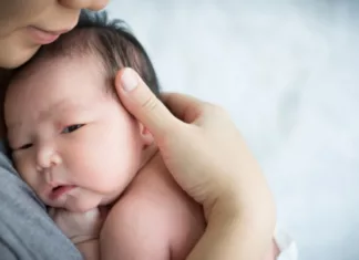 Jangan Goncang Bayi! Perbuatan Nampak Biasa Ini Boleh Sebabkan Kecederaan Otak