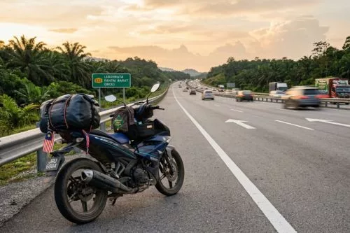Ibu Naik Motosikal Balik Kampung Dengan Anak, Cekal Redah 140Km Demi Anak! 6 Ibu Naik Motosikal Balik Kampung Dengan Anak, Cekal Redah 140Km Demi Anak!