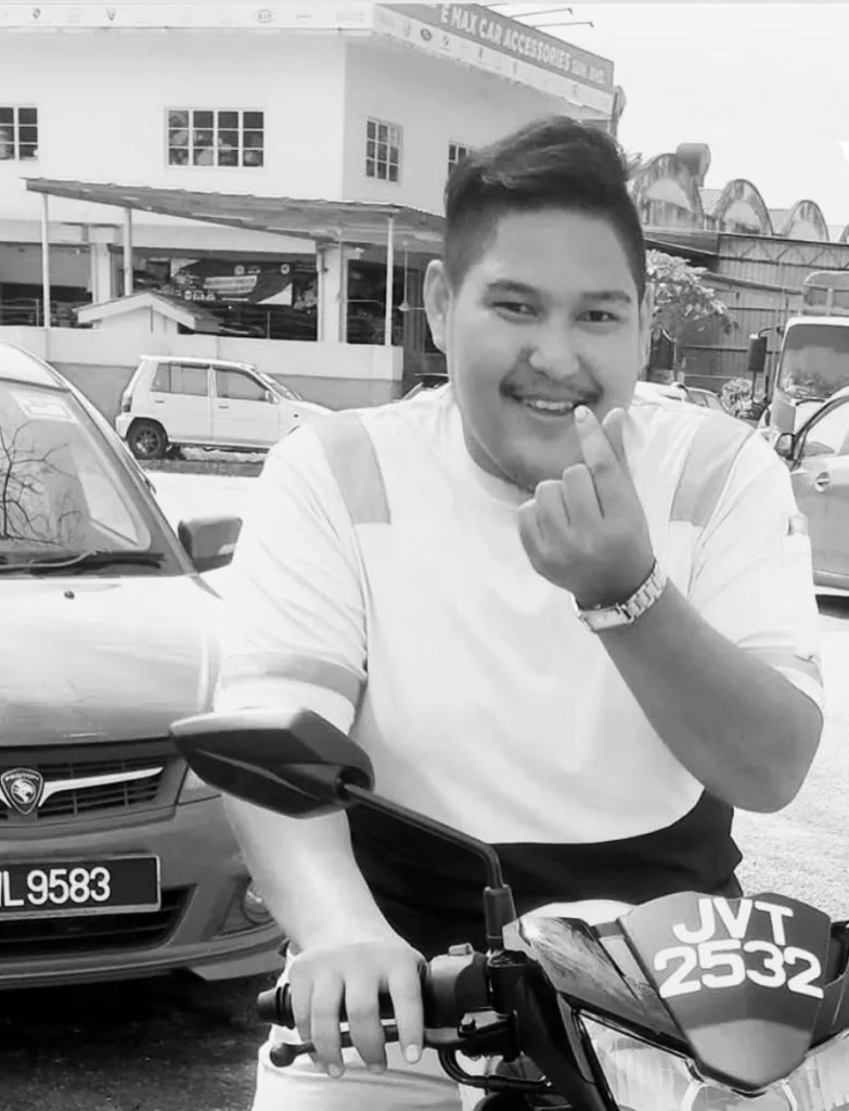 Kemalangan Pemandu Mabuk Klang: Pergi Demi Buku Matematik Anak, Isteri Dedah Detik Akhir Suami 9 Kemalangan Pemandu Mabuk Klang: Pergi Demi Buku Matematik Anak, Isteri Dedah Detik Akhir Suami