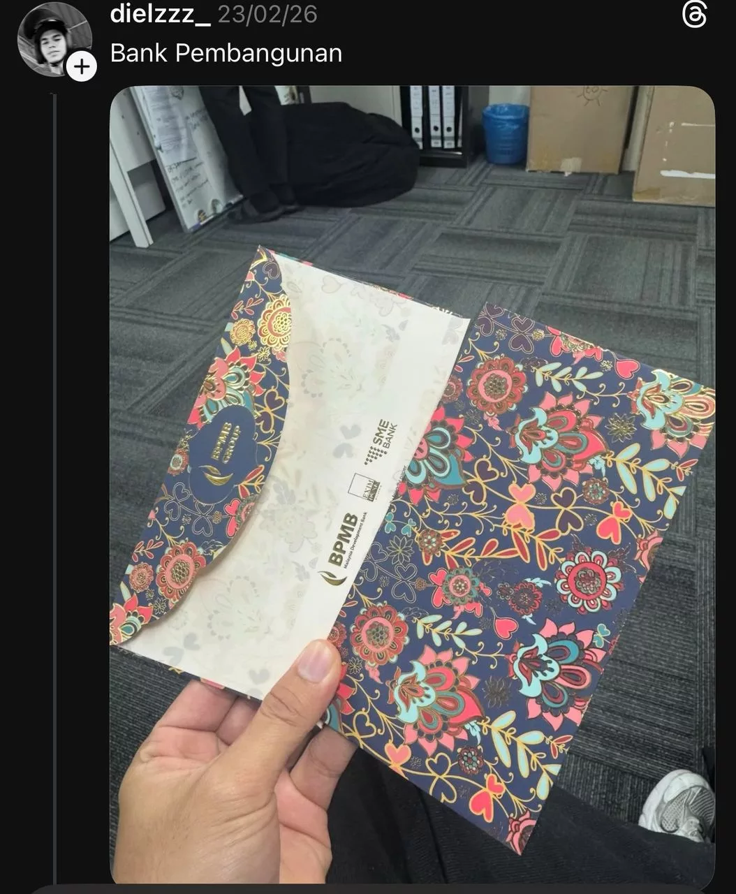 Sampul Raya 2026 Dah Jadi Bualan Di Media Sosial, Ramai Kongsi Design Unik & Kreatif, Ini Paling Trending!