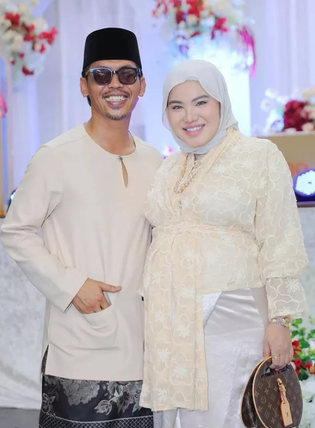 Akira Juwita Zahra Jadi Rezeki Hebat Shuib & Watie, Raih RM81K Dalam Live! 6 Akira Juwita Zahra Jadi Rezeki Hebat Shuib & Watie, Raih RM81K Dalam Live!