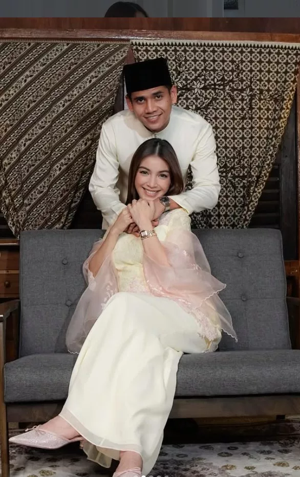 Eyka Farhana & Akhyar Rashid Bakal Timang Bayi Lelaki, “Syukur Alhamdulillah” 6 Eyka Farhana & Akhyar Rashid Bakal Timang Bayi Lelaki, “Syukur Alhamdulillah”