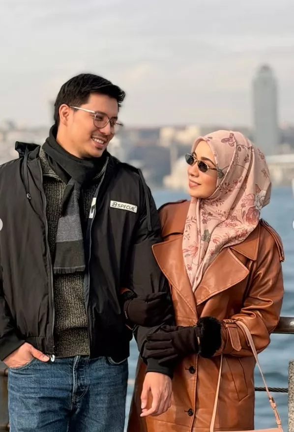 Amira Othman Sah Hamil 7 Bulan, Bakal Timang Cahaya Mata Jun Ini!