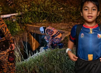 kanak-kanak jatuh longkang