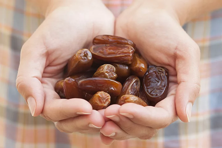 Makan Kurma Sebelum Bersalin? Ini Sebab Doktor Galakkan