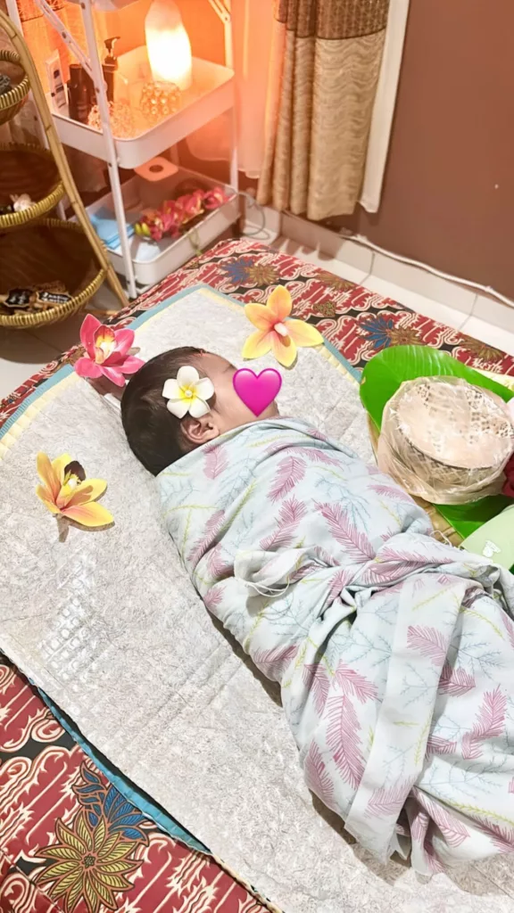 Ibu Ini Kongsi Cara Mudah Tunaikan Sedekah Selepas Cukur Rambut Bayi.