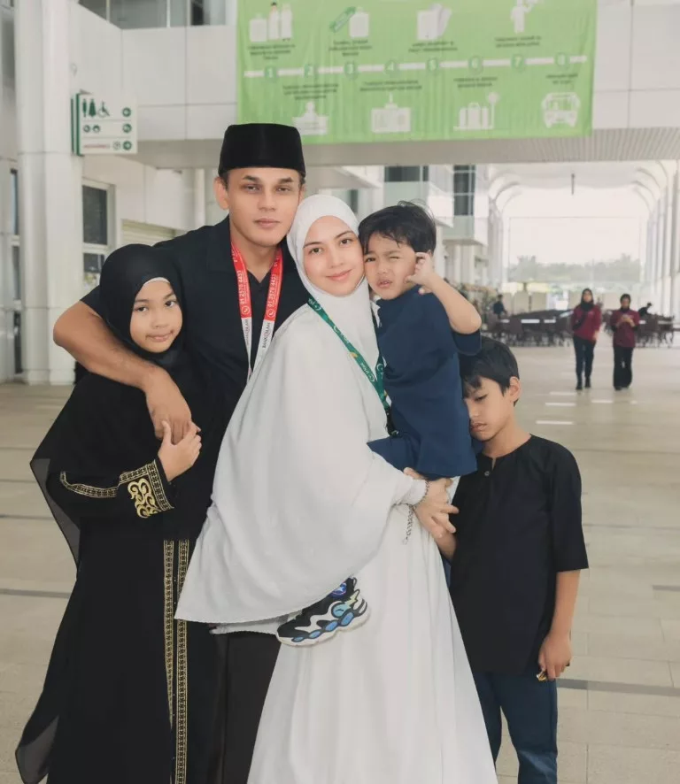 Lisa Surihani Berangkat Tunai Haji, Momen Perpisahan Dengan Anak-Anak Undang Sebak!