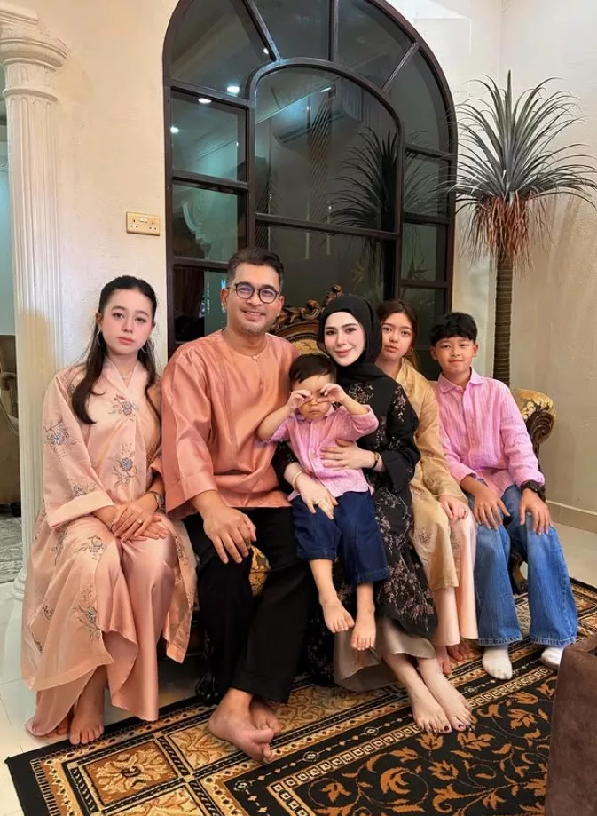 Madammu Bertudung Demi Anak Lelaki, Kongsi Kisah Hijrah Menyentuh Hati. “Saya Kesian Dia Sekolah Agama”