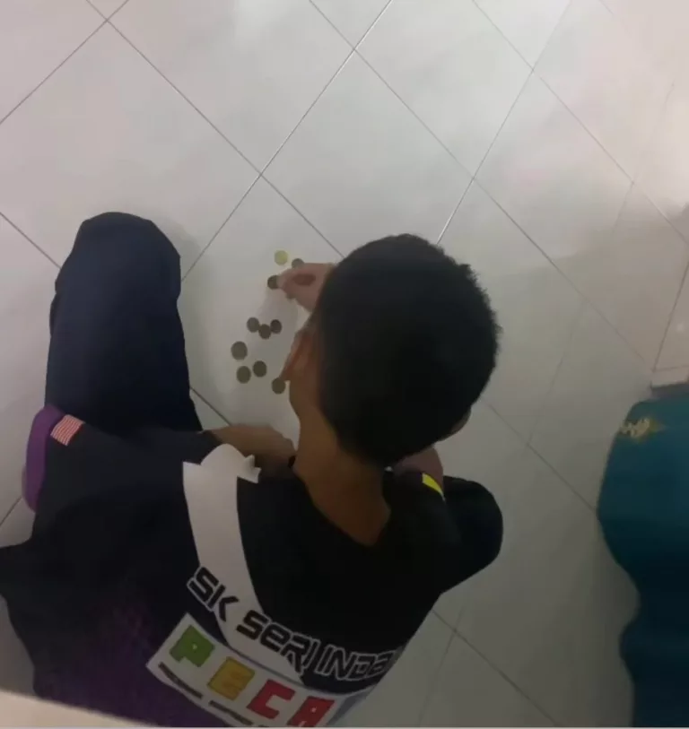 Kamal Adli Prihatin Hulur RM100, Tersentuh Hati Video Anak Kira Duit Syiling Teringin Nasi Ayam!