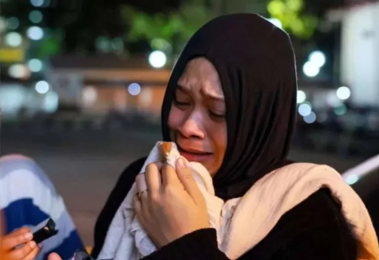 Tragedi Pelantar Minyak! Isteri Hamil Sayu Suami Tak Sempat Temani Berpantang! 8 Tragedi Pelantar Minyak! Isteri Hamil Sayu Suami Tak Sempat Temani Berpantang!