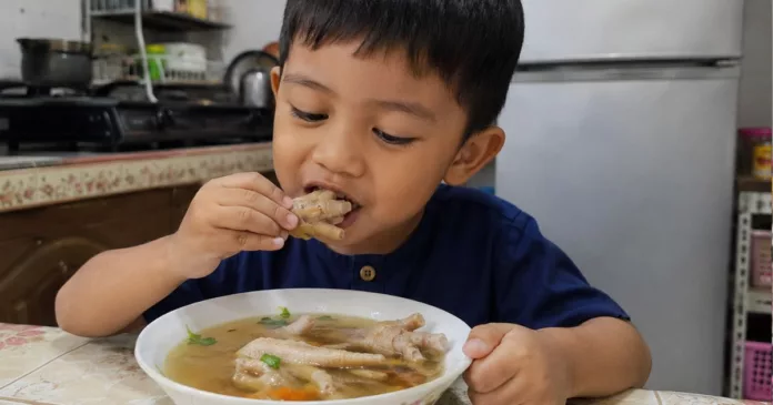 Khasiat Kaki Ayam Untuk Anak, Rugi Tak Kenalkan Dari Kecil! khasiat kaki ayam