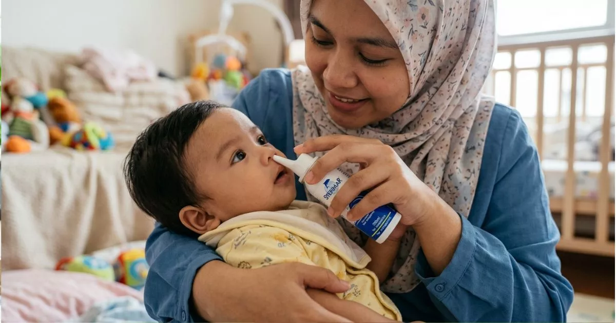 Ini Cara Betul Guna Saline Nasal Spray Dengan Selamat, Anak Lega!