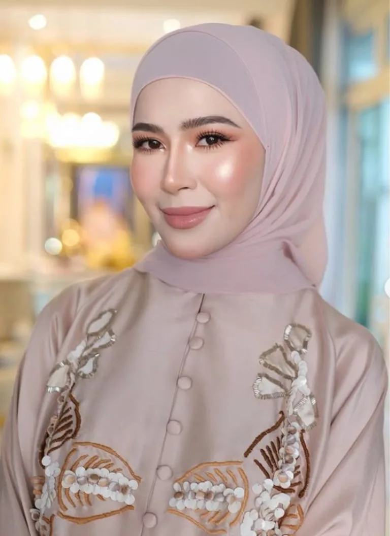 Madammu Bertudung Demi Anak Lelaki, Kongsi Kisah Hijrah Menyentuh Hati. “Saya Kesian Dia Sekolah Agama”