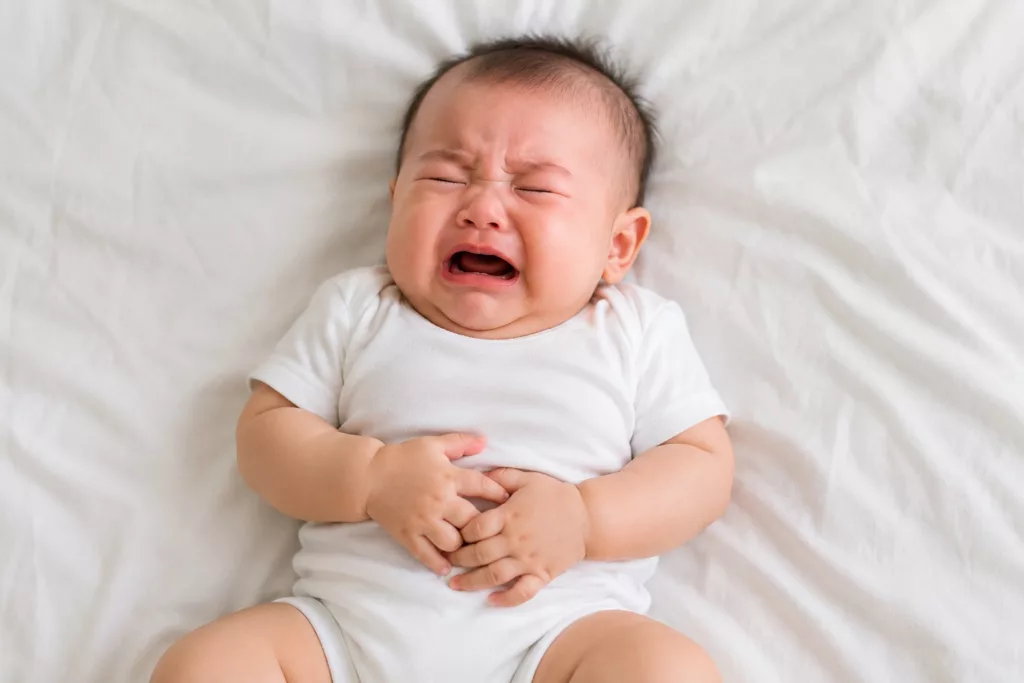 Perut Bayi Kembung, Muntah & Demam, Tanda Bahaya Yang Ibu Ayah Wajib Ambil Tahu 4 Perut Bayi Kembung, Muntah & Demam, Tanda Bahaya Yang Ibu Ayah Wajib Ambil Tahu