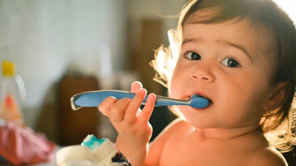 Stres Anak Tak Mahu Gosok Gigi? 10 Tips Doktor Gigi Ini Boleh Bantu Ibu Ayah