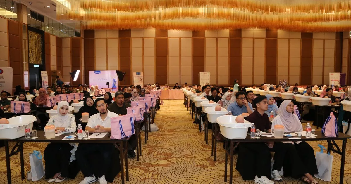 Bakal 'Parents' Belajar Ilmu Kelahiran & Persediaan Timang Cahaya Mata Di Mega Antenatal Class 2026 15 Bakal ‘Parents’ Belajar Ilmu Kelahiran & Persediaan Timang Cahaya Mata Di Mega Antenatal Class 2026
