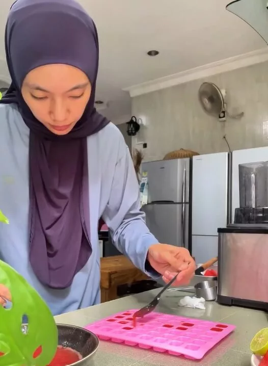 Gummy Tembikai Homemade Paling Simple Nak Buat, Percubaan Ketiga Ibu Ini Akhirnya Berjaya!