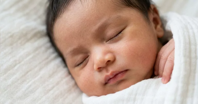 Bayi Lahir di Pahang Hari Ini Terima Nombor MyKid Paling Cantik, Wow!