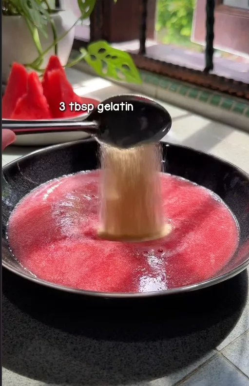 Gummy Tembikai Homemade Paling Simple Nak Buat, Percubaan Ketiga Ibu Ini Akhirnya Berjaya!