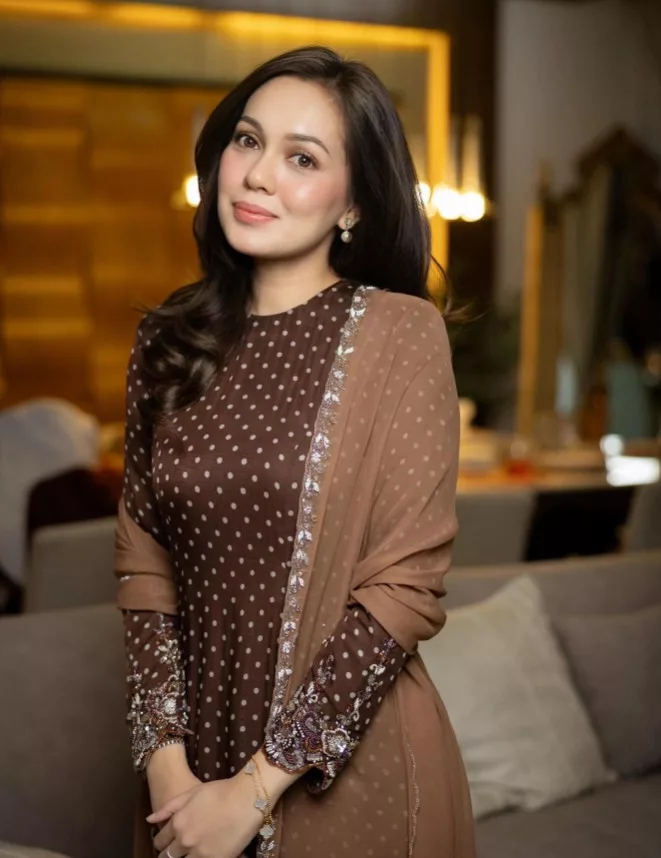 Nelydia Senrose Bakal Timang Anak Lelaki, Sebak Ucapan Suami! 6 Nelydia Senrose Bakal Timang Anak Lelaki, Sebak Ucapan Suami!