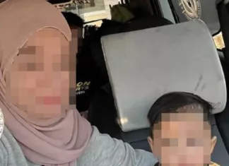 Ibu Tunggal Tekad Tinggal Dalam Kereta Demi Anak-Anak, Tak Sanggup Berpisah! Ibu Tunggal Tekad Tinggal Dalam Kereta Demi Anak-Anak