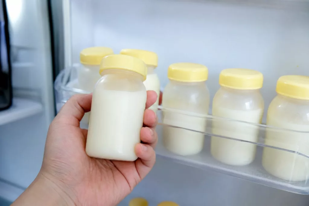 Susu Ibu Sejuk, Jangan Panik! Bayi Boleh Minum Terus & Ini Rahsia Nutrisi Yang Ramai Ibu Tak Tahu 4 Susu Ibu Sejuk, Jangan Panik! Bayi Boleh Minum Terus & Ini Rahsia Nutrisi Yang Ramai Ibu Tak Tahu