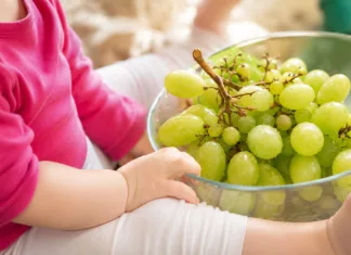 Cara Potong Buah Anggur Dengan Betul, Elak Risiko Kanak-Kanak Tercekik