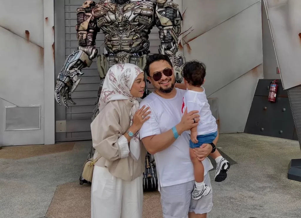 Anak Muntah Dalam E-Hailing, Nabila Razali Terkejut Kena Caj Lebih RM400 Di Singapura!