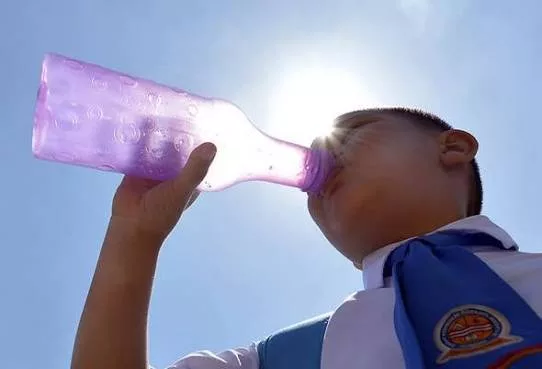Gelombang Haba, Sekolah Boleh Ditutup Jika Suhu Melebihi 37°C Selama 3 Hari, Ikuti Penjelasan KPM 4 Gelombang Haba, Sekolah Boleh Ditutup Jika Suhu Melebihi 37°C Selama 3 Hari, Ikuti Penjelasan KPM