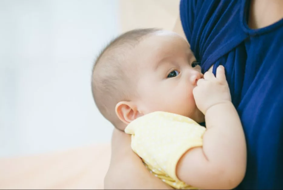 11 Posisi Menyusukan Bayi Terbaik, Panduan Lengkap & Selesa Untuk Ibu Baru! 9 11 Posisi Menyusukan Bayi Terbaik, Panduan Lengkap & Selesa Untuk Ibu Baru!