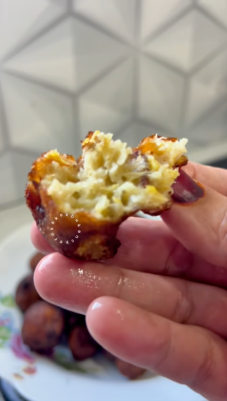 Cekodok Pisang Sedap & Rangup, Guna Sukatan Cawan Confirm Jadi, Anak Pun Suka! 11 Cekodok Pisang Sedap & Rangup, Guna Sukatan Cawan Confirm Jadi, Anak Pun Suka!
