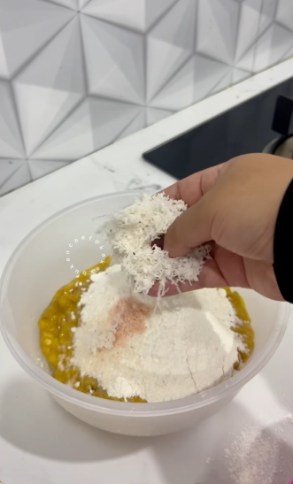 Cekodok Pisang Sedap & Rangup, Guna Sukatan Cawan Confirm Jadi, Anak Pun Suka! 9 Cekodok Pisang Sedap & Rangup, Guna Sukatan Cawan Confirm Jadi, Anak Pun Suka!