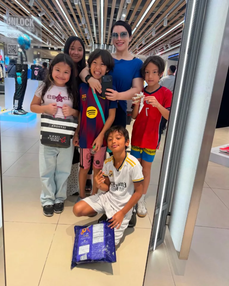 Anak Hilang Seketika Di KLCC, Zizie Izette Cemas