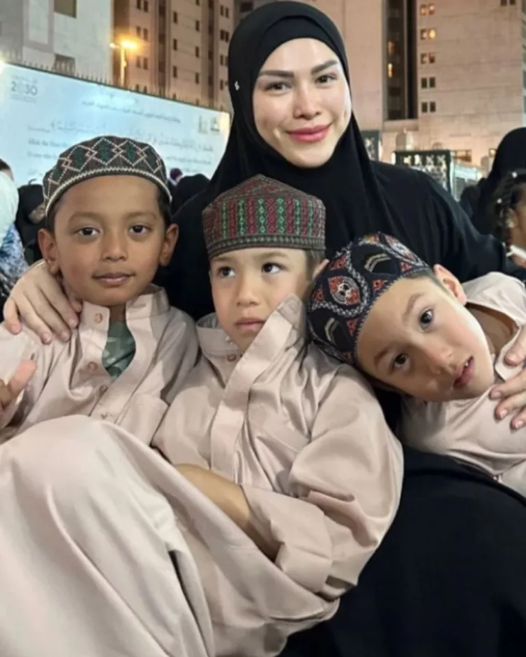 Anak Hilang Seketika Di KLCC, Zizie Izette Cemas