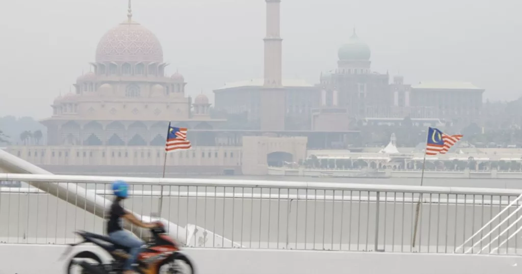 KL, Putrajaya, Shah Alam Antara 19 Kawasan Catat IPU Tidak Sihat, Ibu Ayah Kurangkan Aktiviti Luar! 6 KL, Putrajaya, Shah Alam Antara 19 Kawasan Catat IPU Tidak Sihat