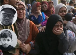 Tragedi Rumah Terbakar: Pilu Ayah dan Anak Maut Berpelukan, Isteri Baru Habis Berpantang! Tragedi Rumah Terbakar: Pilu Ayah dan Anak Maut Berpelukan, Isteri Baru Habis Berpantang!
