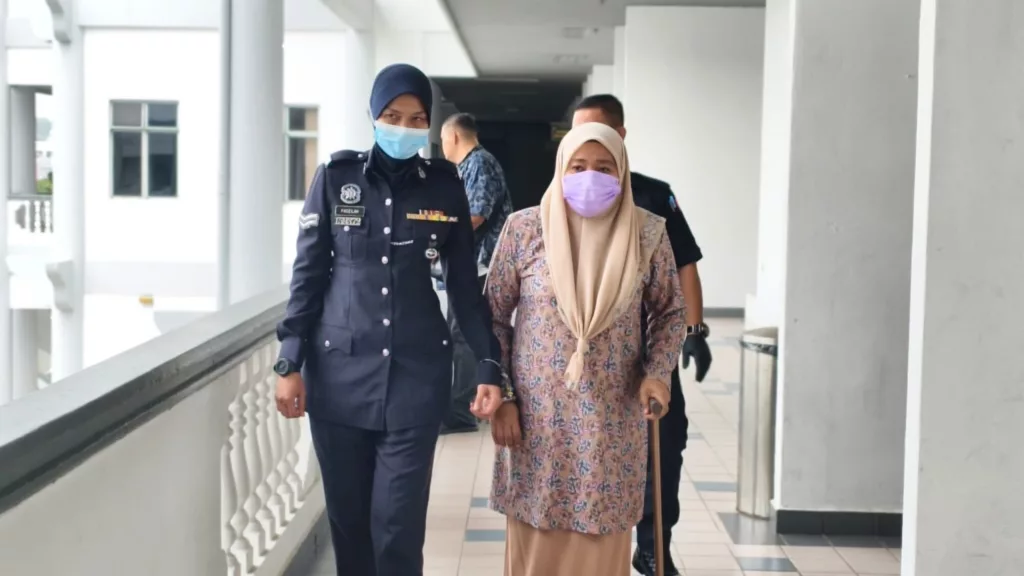 Kes Pengasuh Cubit Bayi, Ini Amaran Penting Buat Ibu Ayah 6 Kes Pengasuh Cubit Bayi, Ini Amaran Penting Buat Ibu Ayah