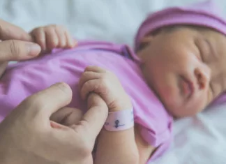 Jaundis Pada Bayi: Jangan Ambil Mudah, Bilirubin Terlalu Tinggi Boleh Jejaskan Otak Bayi