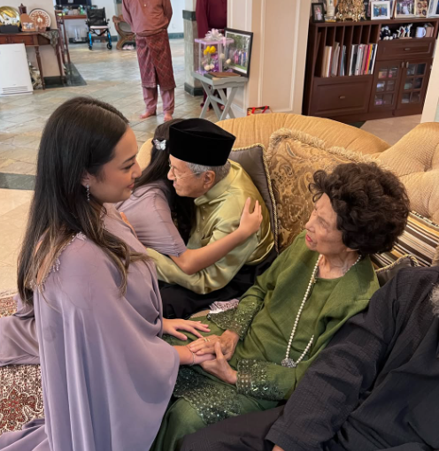 ‘Kalau Kenal Tok, Mesti Tahu Tentang Plushies…’ Cucu Kongsi Sisi Comel Tun Dr Siti Hasmah 4 ‘Kalau Kenal Tok, Mesti Tahu Tentang Plushies…’ Cucu Kongsi Sisi Comel Tun Dr Siti Hasmah