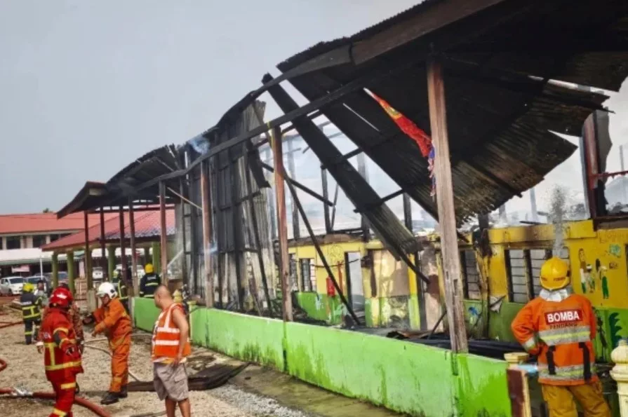 Pusat Asuhan Tunas Islam (PASTI) Gajah Mati Terbakar, Kanak-Kanak Dan Guru Terselamat! 5 Pusat Asuhan Tunas Islam (PASTI) Gajah Mati Terbakar