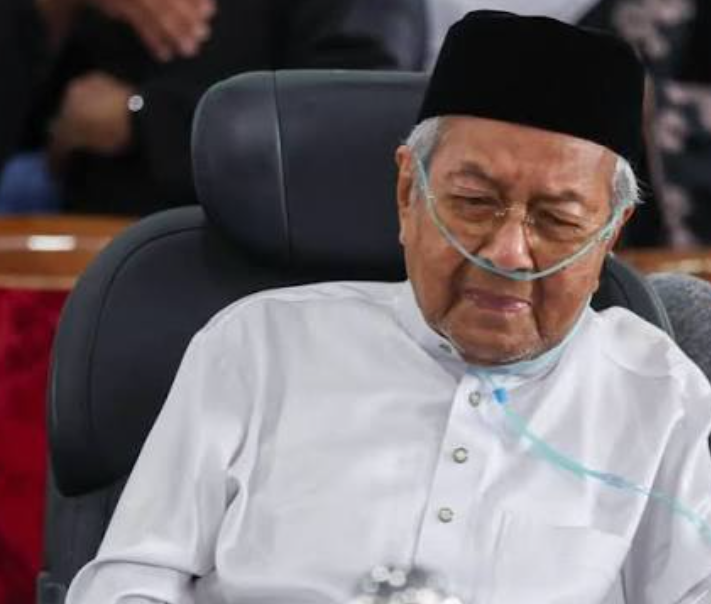 40 Jam Bertugas, Doktor Pakar IJN Kongsi Keadaan Tun Mahathir Selepas Pemergian Isteri 4 40 Jam Bertugas, Doktor Pakar IJN Kongsi Keadaan Tun Mahathir Selepas Pemergian Isteri