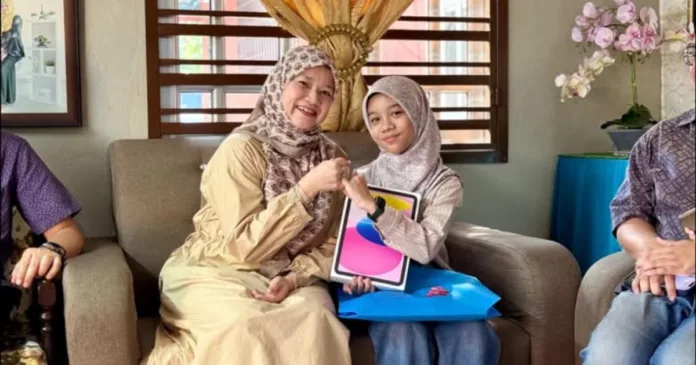 Nur Aamily Saffiya Cipta Kejayaan Hebat, Sapu Emas Pidato Umum Di UK & Top 3 English!