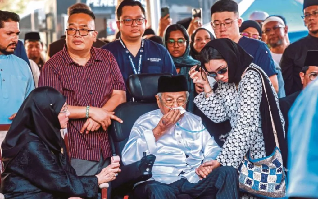 40 Jam Bertugas, Doktor Pakar IJN Kongsi Keadaan Tun Mahathir Selepas Pemergian Isteri 3 40 Jam Bertugas, Doktor Pakar IJN Kongsi Keadaan Tun Mahathir Selepas Pemergian Isteri