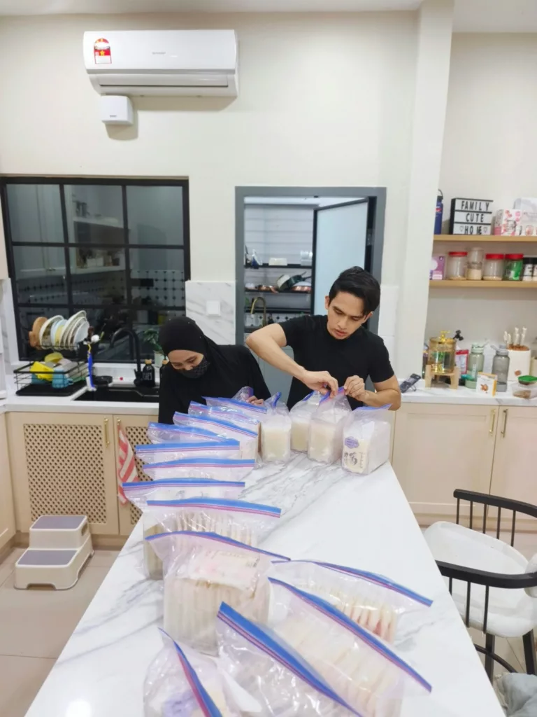Susu Ibu Jadi Serbuk, Usaha Hebat Suami Isteri Elak Stok Membazir 3 Susu Ibu Jadi Serbuk, Usaha Hebat Suami Isteri Elak Stok Membazir