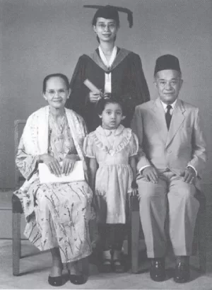 Tak Pernah Guna Rotan, Ini Cara Allahyarham Tun Dr Siti Hasmah Didik 7 Anak 7 Tak Pernah Guna Rotan, Ini Cara Allahyarham Tun Dr Siti Hasmah Didik 7 Anak