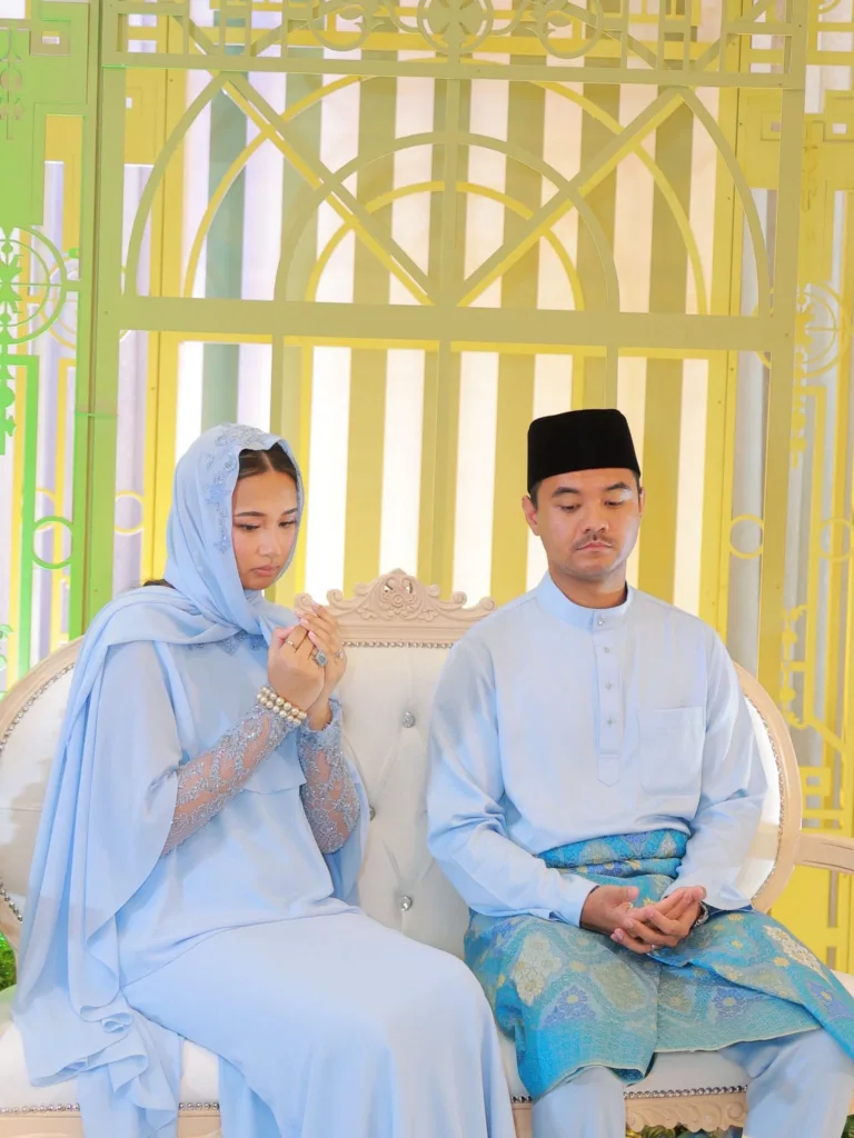Majlis Akikah Cicit Tun Dr Mahathir, Ally Mukhriz Sebak Kenang Gunting Emas Arwah Nenek! 5 Majlis Akikah Cicit Tun Dr Mahathir, Ally Mukhtiz Sebak Kenang Gunting Emas Arwah Nenek!