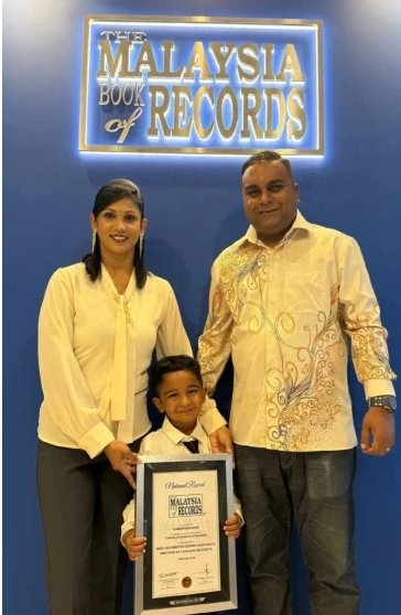 Kecil-Kecil Cili Padi! Baru Usia 4 Tahun Cipta 2 Rekod Dunia, Kenal Puluhan Komponen Enjin Dalam Seminit 4 Kecil-Kecil Cili Padi! Baru Usia 4 Tahun Cipta 2 Rekod Dunia, Kenal Puluhan Komponen Enjin Dalam Seminit