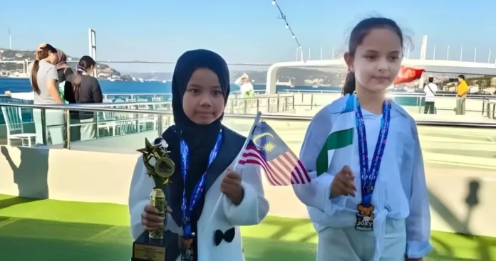 Baru Usia 8 Tahun, Aisya Azzahra Bergelar Juara Dunia Pertandingan Bahasa Inggeris Di Istanbul! Baru Usia 8 Tahun, Aisya Azzahra Bergelar Juara Dunia Pertandingan Bahasa Inggeris Di Istanbul!