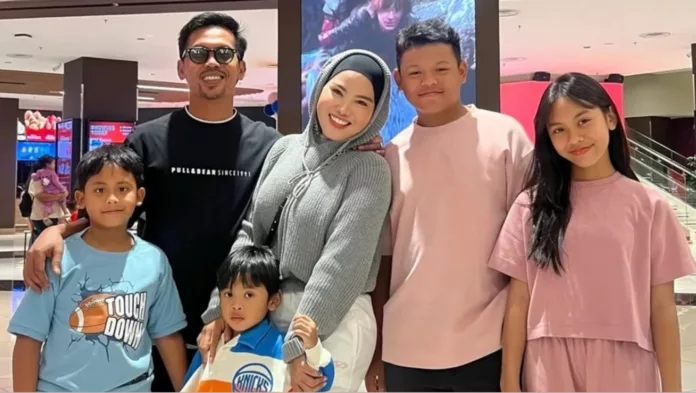 Watie Hanifiah Dedah Ayash Disahkan Mild Autism Sejak Usia Tiga Tahun! Watie Hanifiah Dedah Ayash Disahkan Mild Autism Sejak Usia Tiga Tahun!